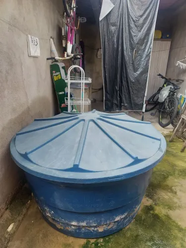 Vendo caixa dagua de 1 mil litros