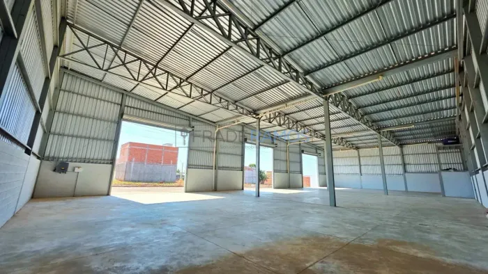 Galpão para alugar, 612 m² por R$ 10.500,00/mês - Estancia Aroeira - Trindade/GO