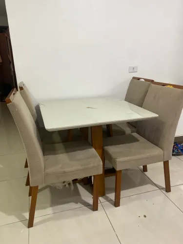 Mesa 4 cadeiras