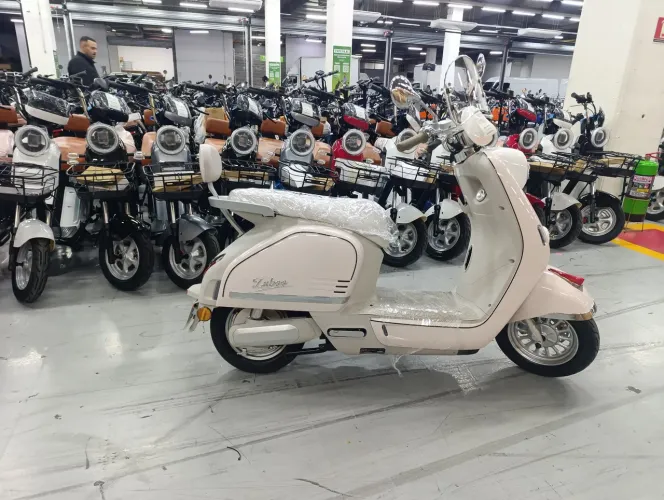 Moto elétrica scooter Itália