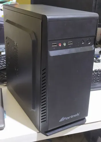 CPU AMD com windows 10 e pacote office instalados
