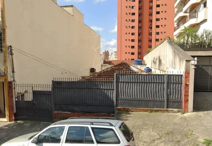 Casa comercial na Rua Piracuama, 332 400 m²