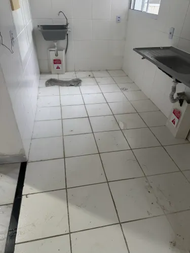 Alugo apto no bairro Cajazeiras próx av Oliveira Paiva