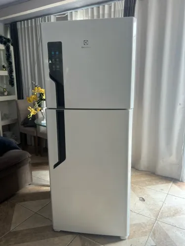 Geladeira a base de troca( entrego e dou garantia)