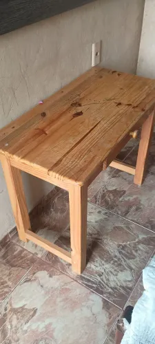 Mesinha com gaveta