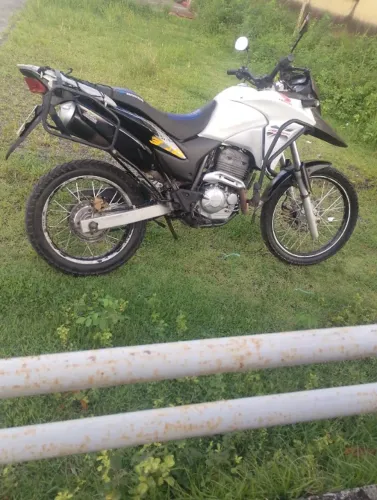 Moto XRE 300 cilindradas álcool e gasolina ano 2014