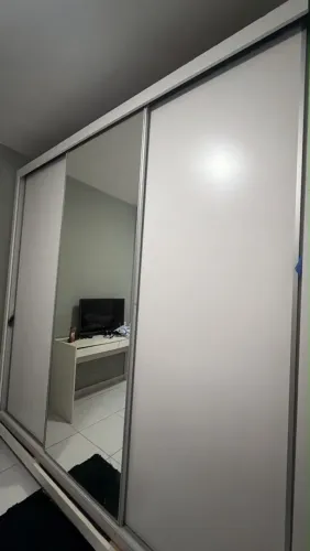 Guarda roupa casal com 1 ano de uso