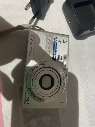 Câmera Sony cyber-shot 14.1 mega pixels usada 