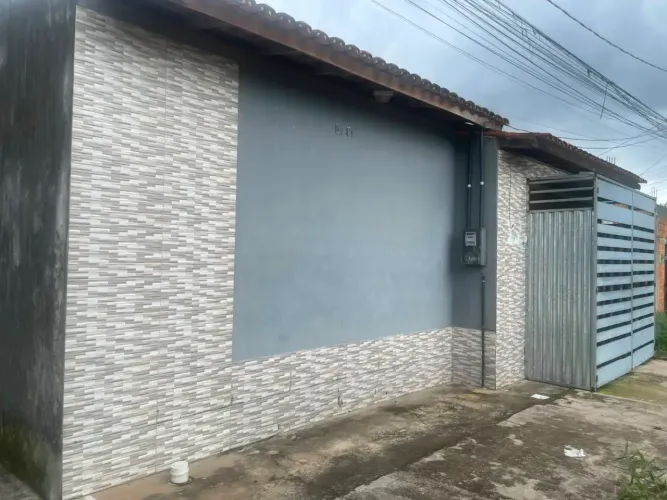 Excelente casa à venda no Coqueiro