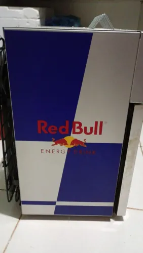 Frigobar red bull