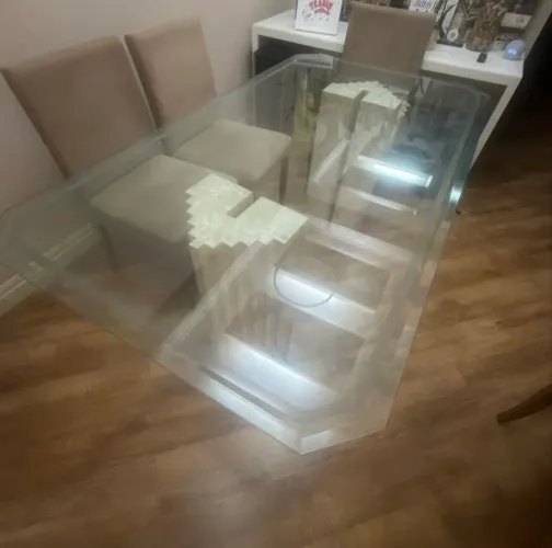 Mesa Tampo de Vidro Bisotê trabalhado e Base em Mármore Travertino