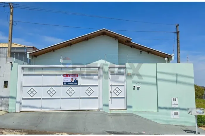 Casa Térrea de 161m² no Jardim Regina: 3 Quartos (1 Suíte), Planejados, Edícula e Espaço G