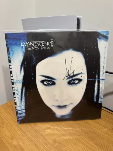Evanescence - Fallen autografado Amy Lee