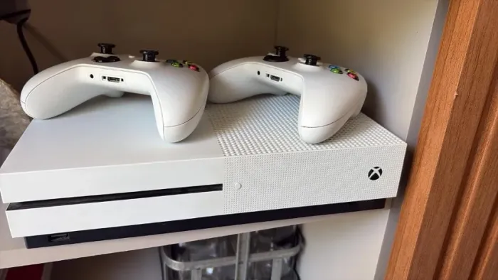 Microsoft Xbox One S 1TB Standard cor branco