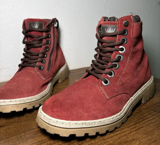 Bota coturno couro tamanho 35 NOVA