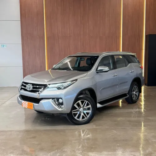 Toyota Hilux SW4 SRX 4X4 2.8 TDI 16V Dies. Aut. 2016