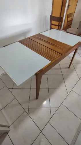 Mesa retrátil que abre 1.20 fechada x 1.80 aberta 