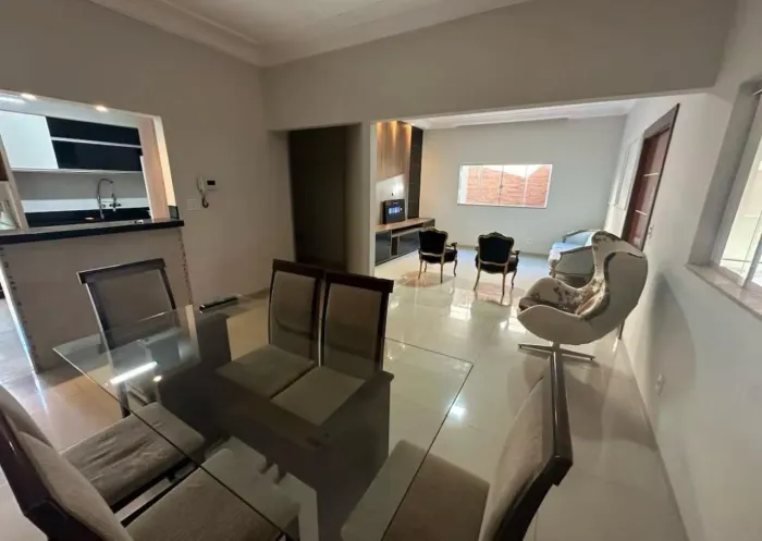 Casa a venda em Itaúna