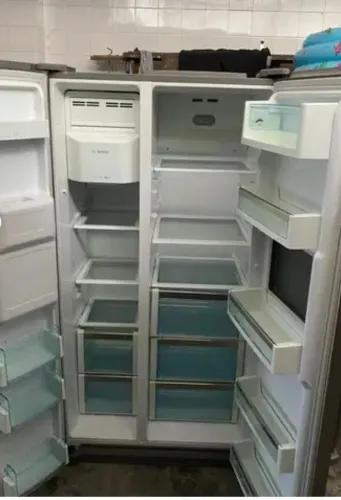 Vendo geladeira bosh em ótimo estado. "Recolocar gas" valor 1700