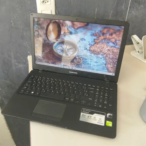 Notebook i5 sétima/placa de vídeo 2gb