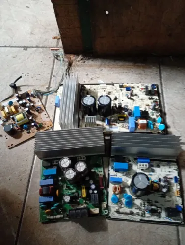 Placa de ar condicionado com defeito