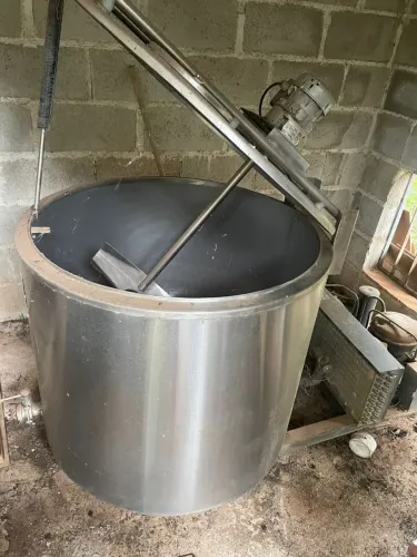 Tanque Resfriador Cilíndrico Vertical 350L