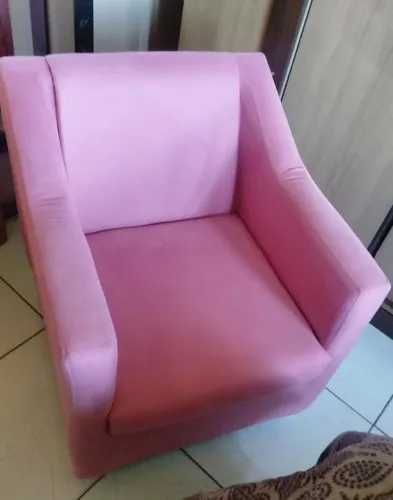Vendo poltrona rosa