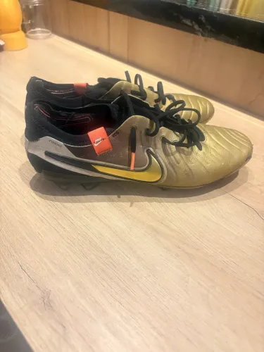 Chuteira Nike tiempo golden touch 10 elite - TAM 41 
