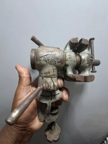 Torno vintagem  de (orives ou armeiro atc)