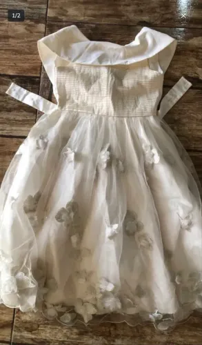 Vestido de Festa Infantil com Flores Delicadas
