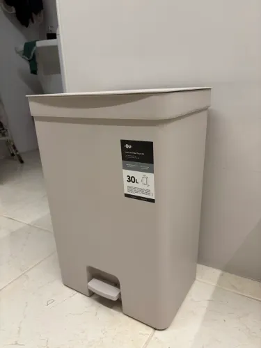 Lixeira com pedal Ou 30L Bege Linha Trium