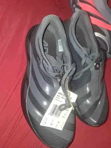 Tênis da adidas original,novo