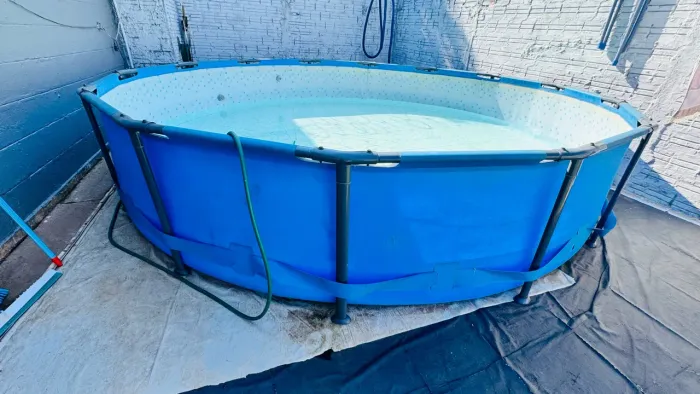 Piscina 10 mil litros com capa de cobertura