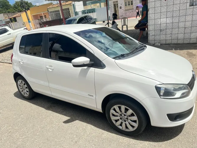 Volkswagen Fox 1.6 MI Total Flex 8V 5P 2014