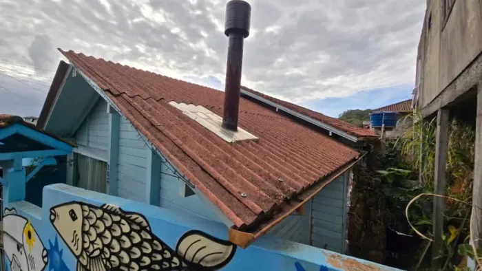 Terreno com 3 casas para troca por SITIO ou venda no centro de Florianópolis.