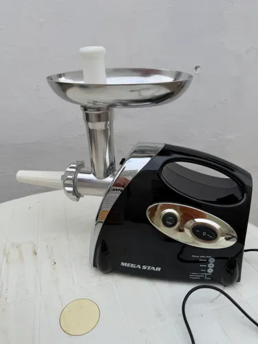 Máquina de Moer Carne Mega Star - 800W | Semi-nova