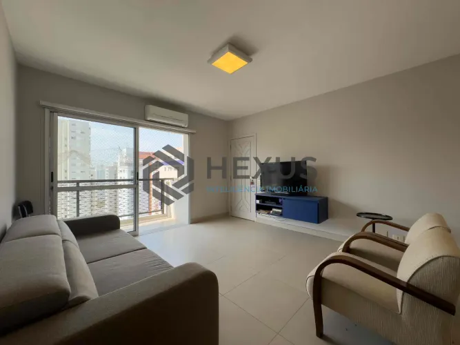 Apartamento reformado com varanda vista mar e lazer na Praia das Pitangueiras, Guaruja