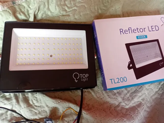 Refletor led branco frio 6500k TL200 valor 90 reais