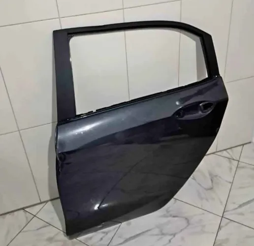 Porta traseira Lado esquerdo do Chevrolet Onix Original GM