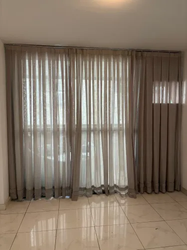 Cortina de linho com trilho
