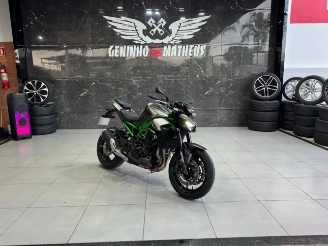 KAWASAKI Z900