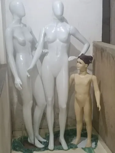 Manequins feminino, masculino e infantil, temos busto masculino e feminino. 