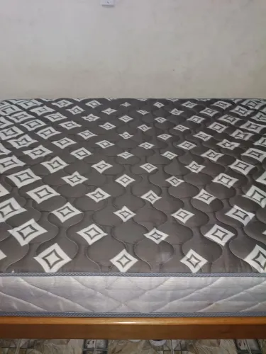 Vendo colchão de mola casal semi novo da ortobom