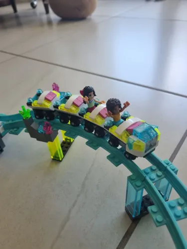 LEGO Friends Montanha-Russa do Parque de Diversões (41130).
