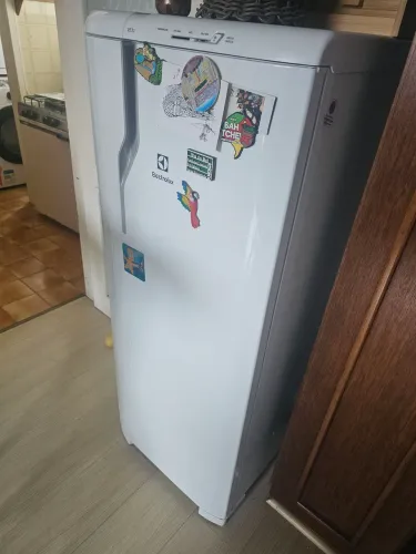 Geladeira Electrolux RE31