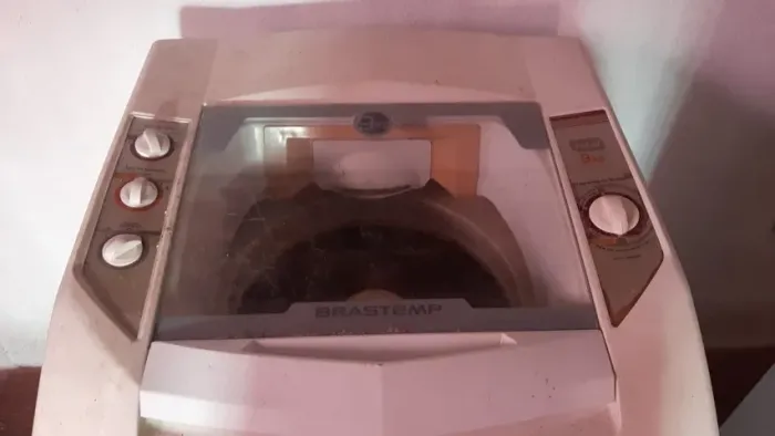 Máquina de lavar usada