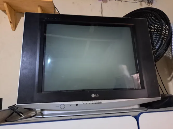 TV LG tubo 32 polegadas tela plana
