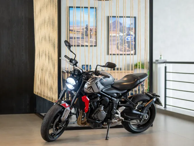 TRIUMPH TRIDENT 660 2024
