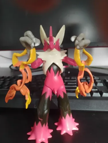 Mega Blaziken Action Figure articulado