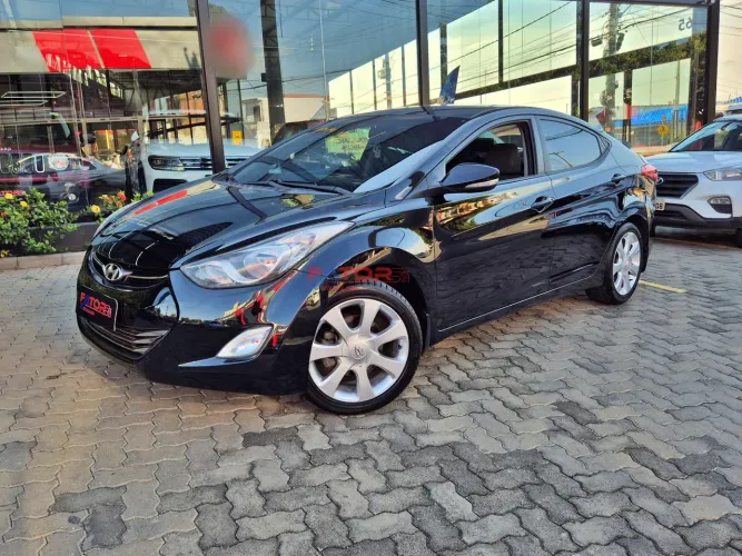 Hyundai Elantra GLS 1.8 16V Aut. 2013